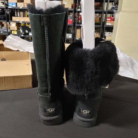New Ugg Bailey Button Triplet II Black Suede Shearling Boots 6 - Picture 3 of 8
